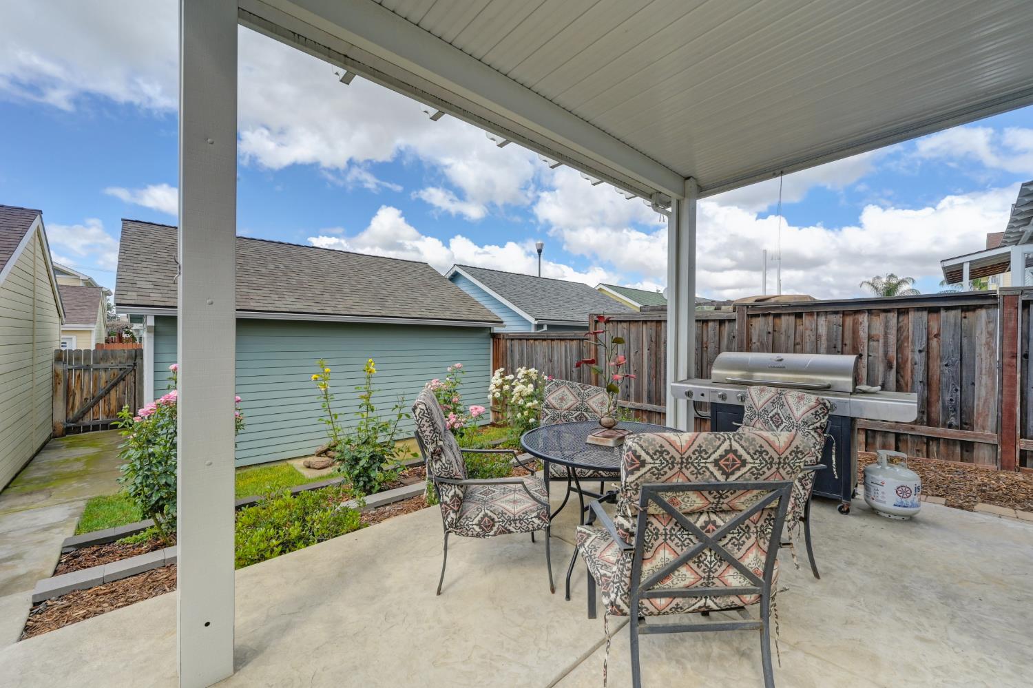 Detail Gallery Image 29 of 37 For 105 Hickory St, Roseville,  CA 95678 - 3 Beds | 2/1 Baths