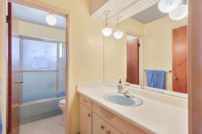Detail Gallery Image 30 of 49 For 51 Tristan Cir, Sacramento,  CA 95823 - 5 Beds | 2/1 Baths