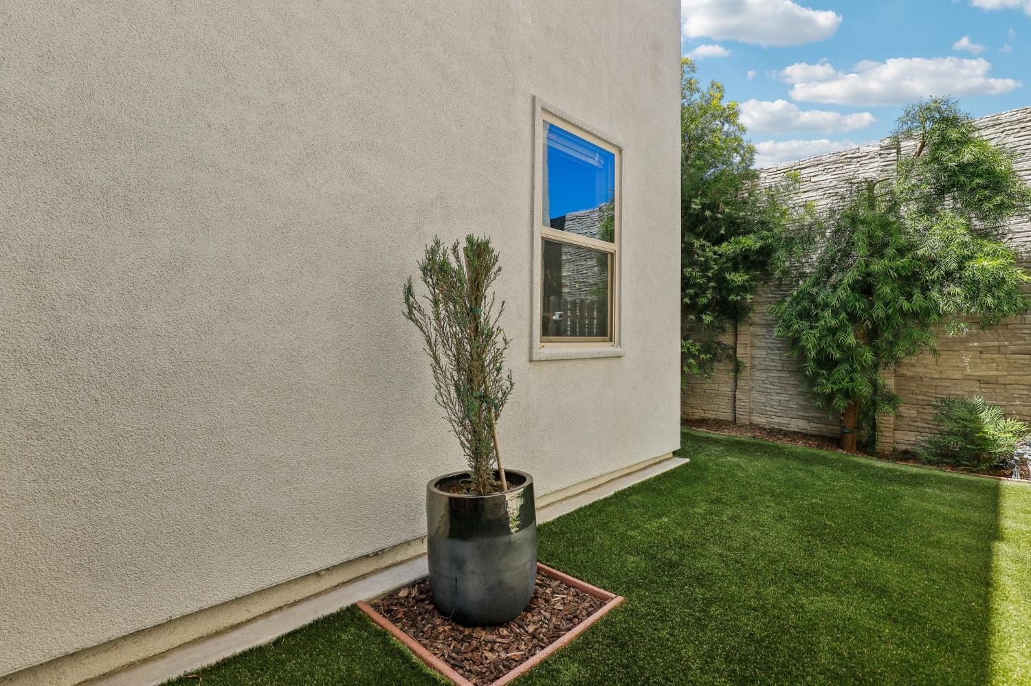 Crate Avenue, Sacramento, California image 34
