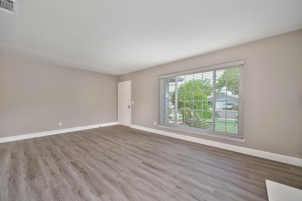 Detail Gallery Image 6 of 33 For 9620 Countryroads Dr, Sacramento,  CA 95827 - 4 Beds | 2 Baths