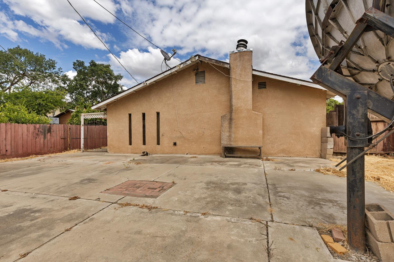 Detail Gallery Image 44 of 44 For 1761 Sikh Temple St, Stockton,  CA 95206 - 4 Beds | 2 Baths