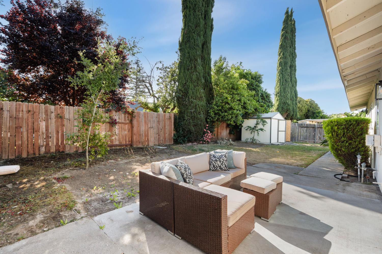 Detail Gallery Image 23 of 25 For 8046 Center Pkwy, Sacramento,  CA 95823 - 3 Beds | 2 Baths