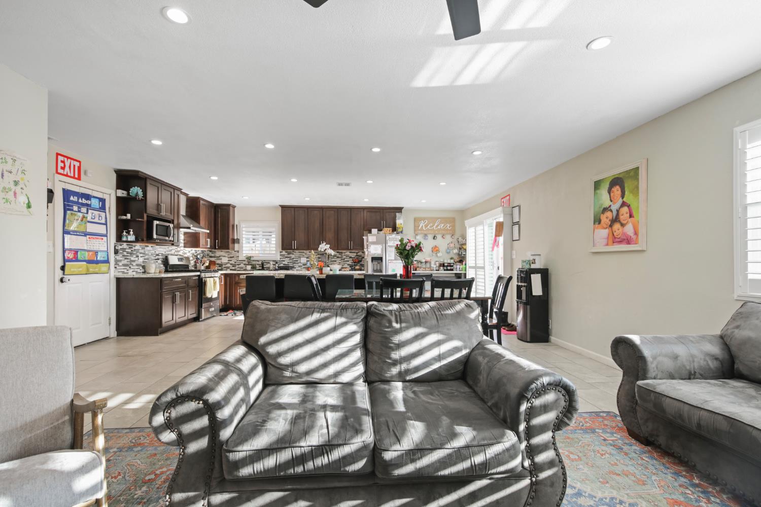 Detail Gallery Image 12 of 37 For 673 Locust Ave, Manteca,  CA 95337 - 3 Beds | 2 Baths