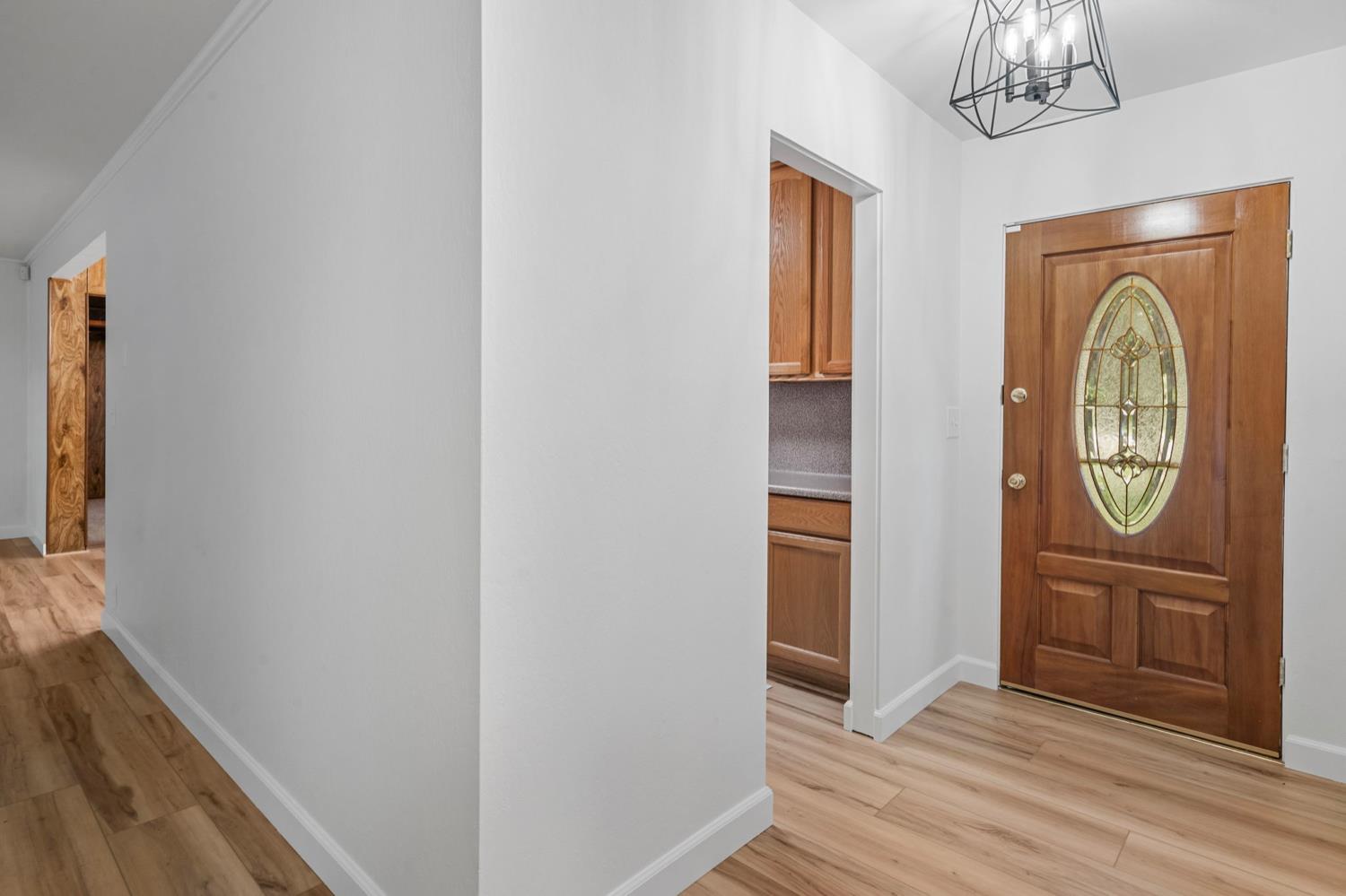 Detail Gallery Image 10 of 49 For 3920 S Escalon Bellota Rd, Farmington,  CA 95230 - 3 Beds | 1/1 Baths