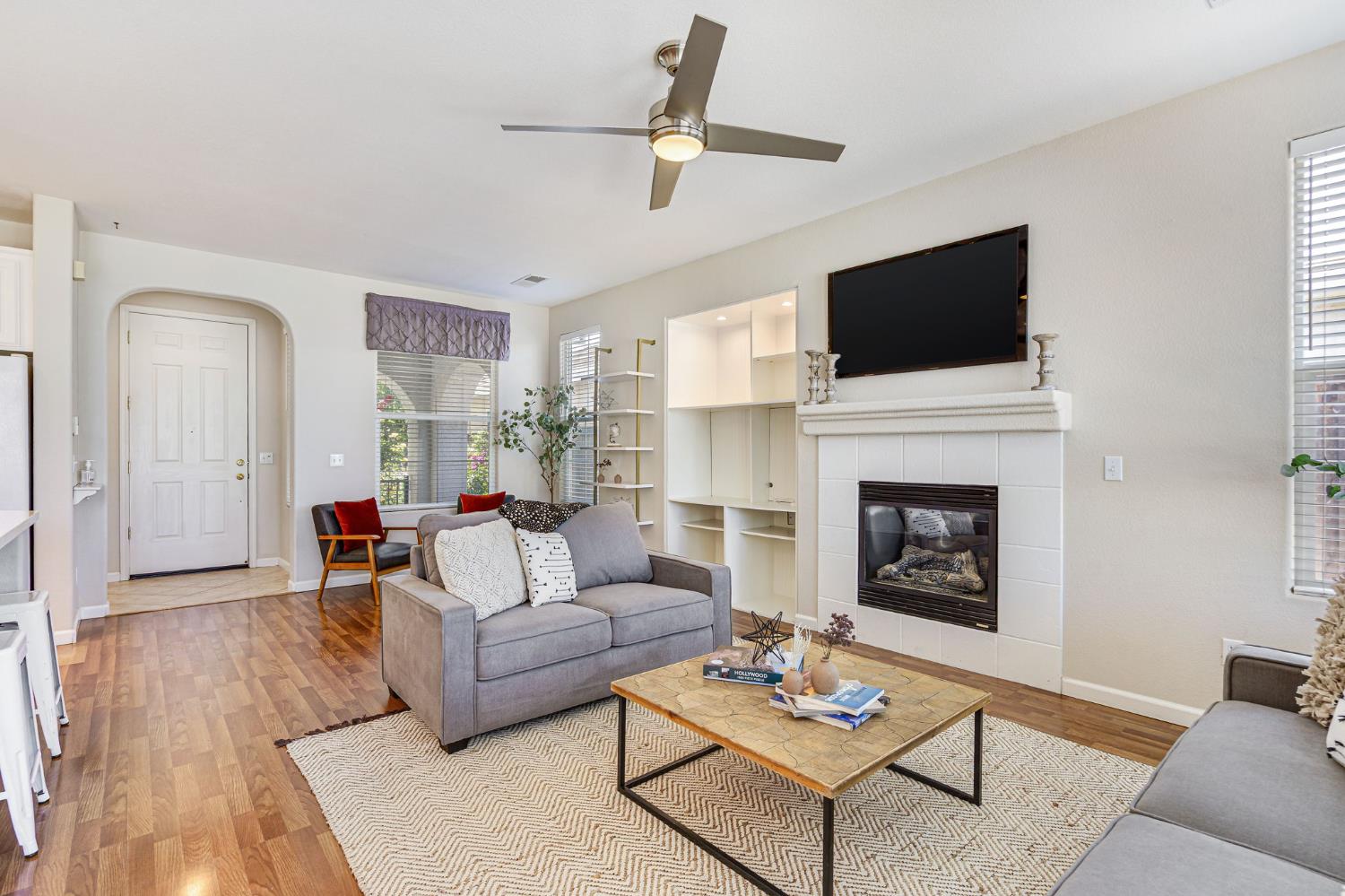Caddington Way, Sacramento, California image 5