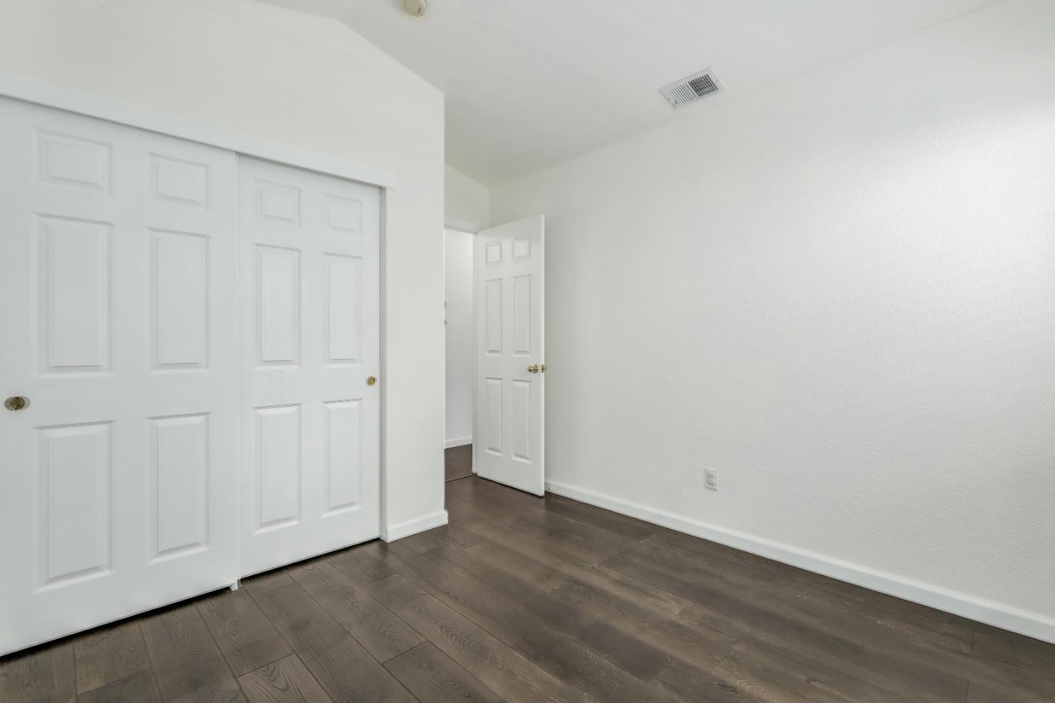 Detail Gallery Image 9 of 35 For 9134 Bungalow Way, Elk Grove,  CA 95758 - 3 Beds | 2 Baths