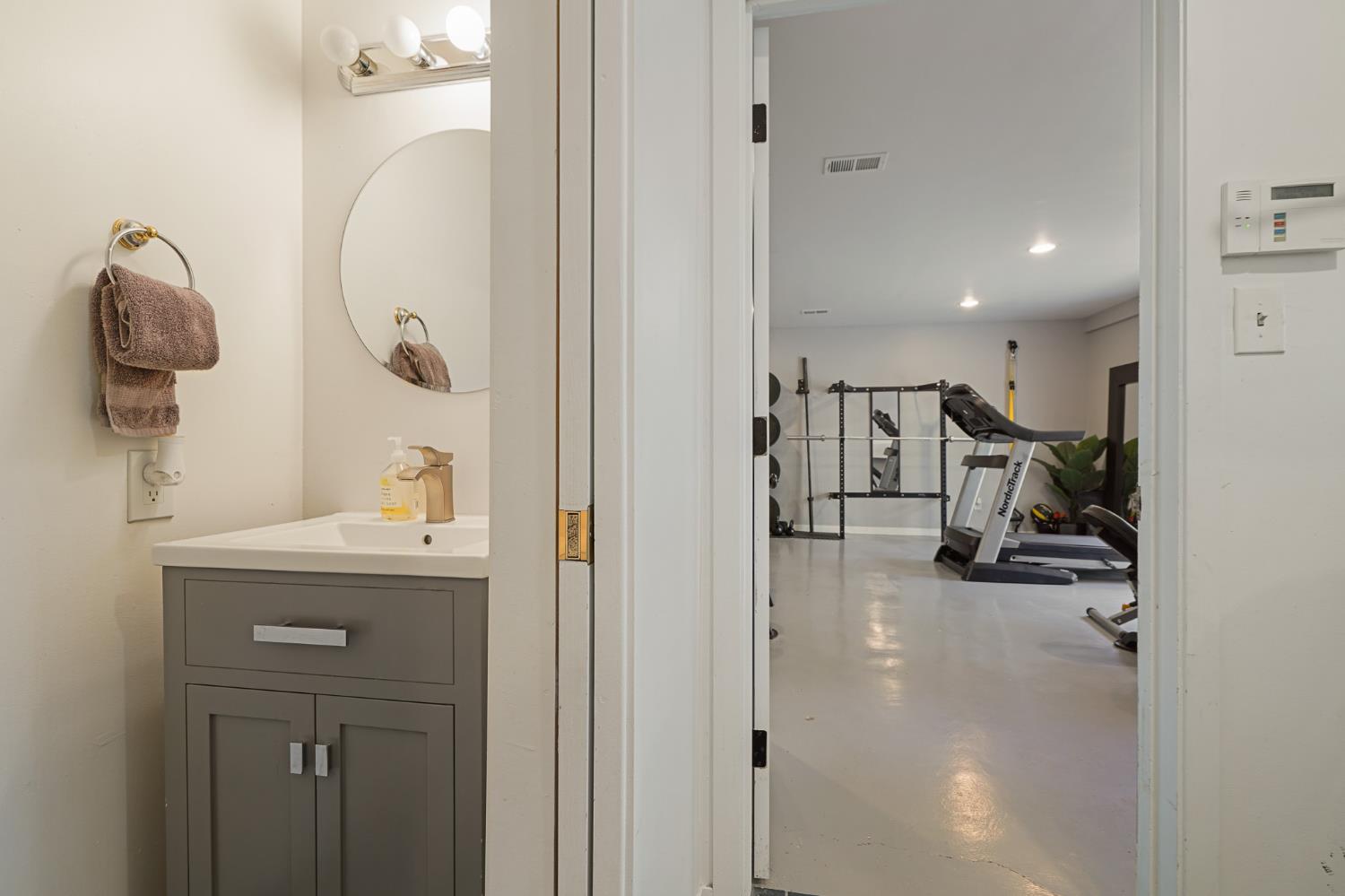 Detail Gallery Image 32 of 79 For 2321 Bonniebrook Dr, Stockton,  CA 95207 - 3 Beds | 2/1 Baths