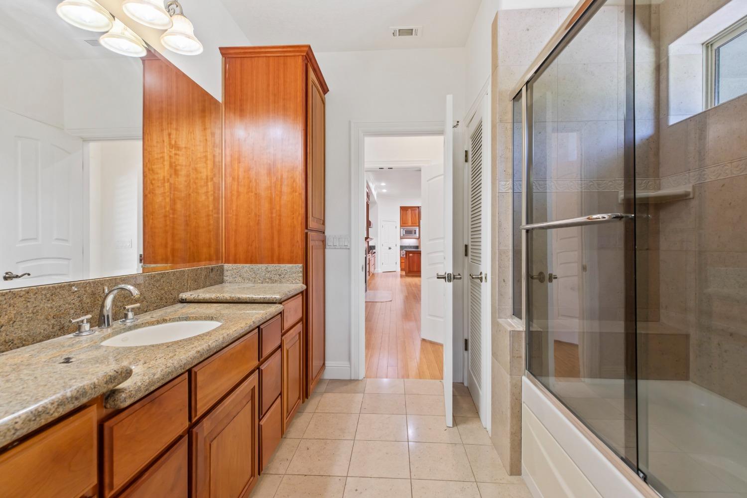Detail Gallery Image 60 of 77 For 5000 Peach Blossom Ln, Oakdale,  CA 95361 - 5 Beds | 3/1 Baths