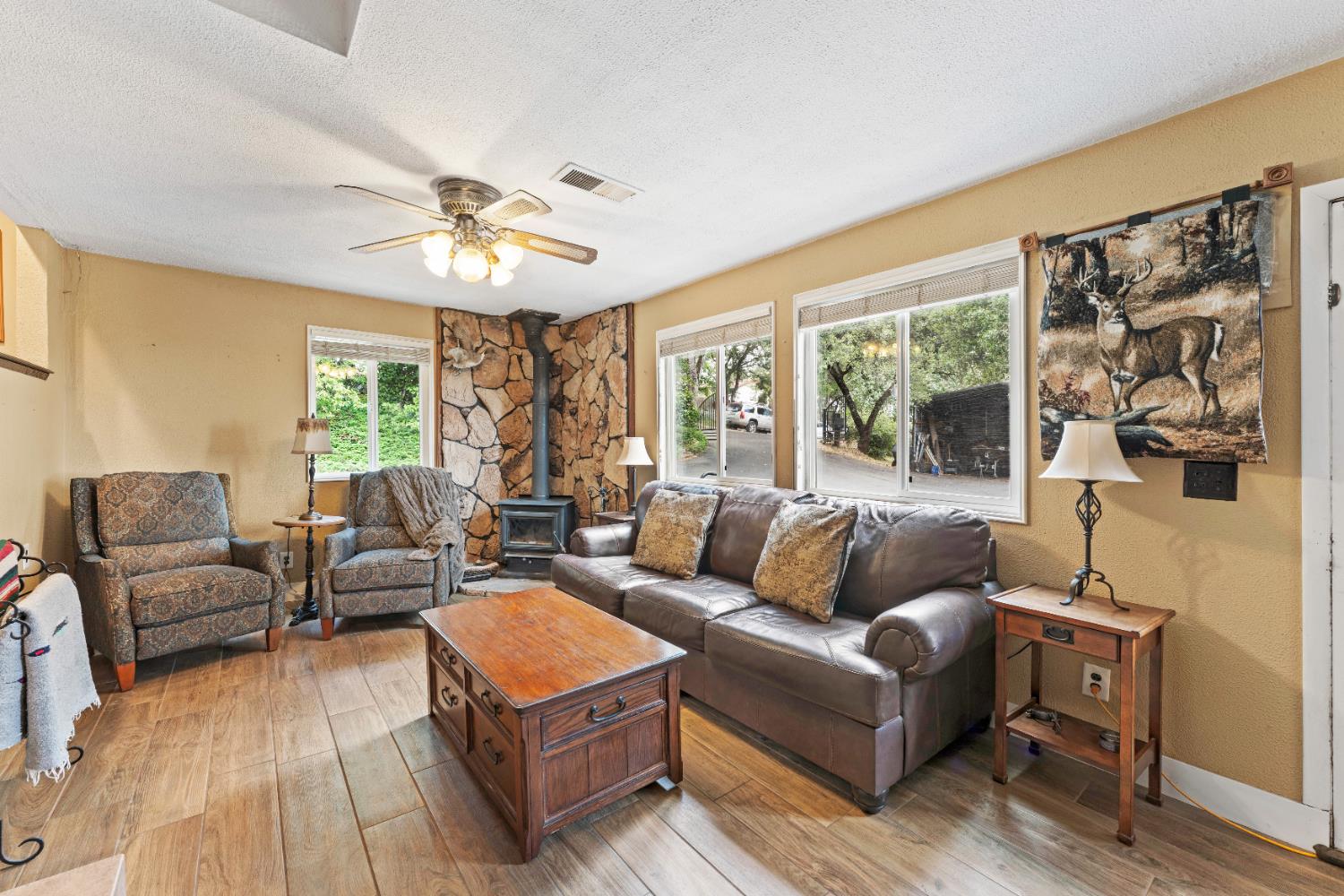 Detail Gallery Image 15 of 63 For 257 Cheyenne Ln, Auburn,  CA 95603 - 3 Beds | 3 Baths