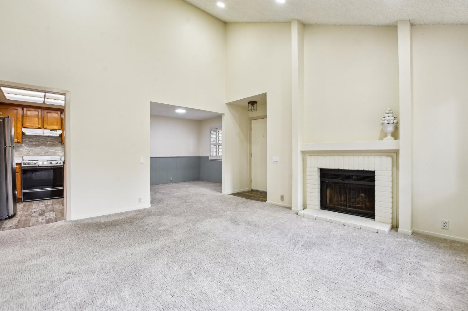 Hurley Way #36, Sacramento, California image 5