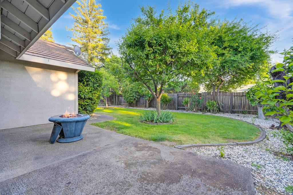 Taunton Way, Folsom, California image 32
