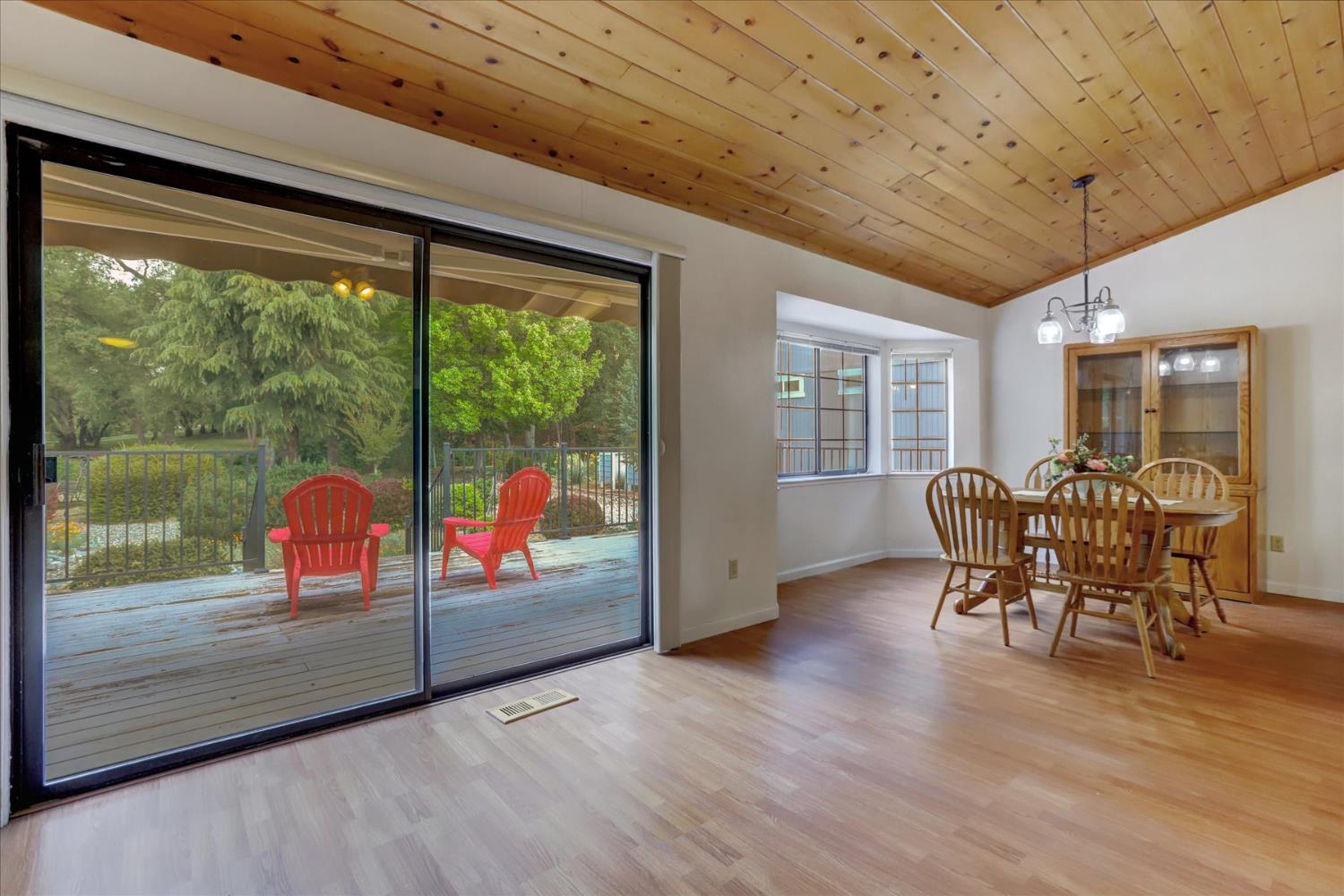 Detail Gallery Image 8 of 59 For 12300 Lake Wildwood Dr, Penn Valley,  CA 95946 - 3 Beds | 2 Baths