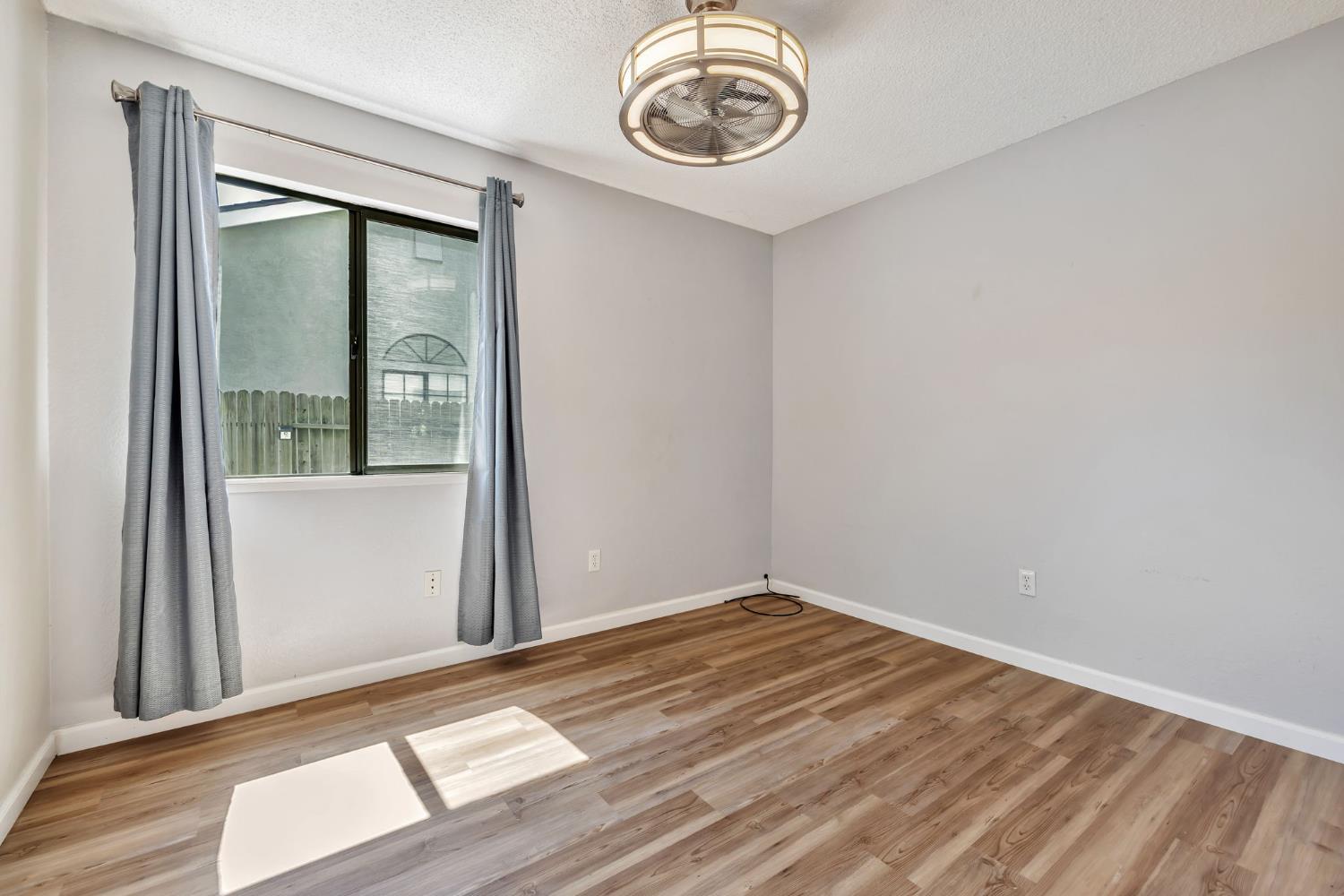 Detail Gallery Image 21 of 34 For 3203 Osuna Way, Sacramento,  CA 95833 - 3 Beds | 2 Baths