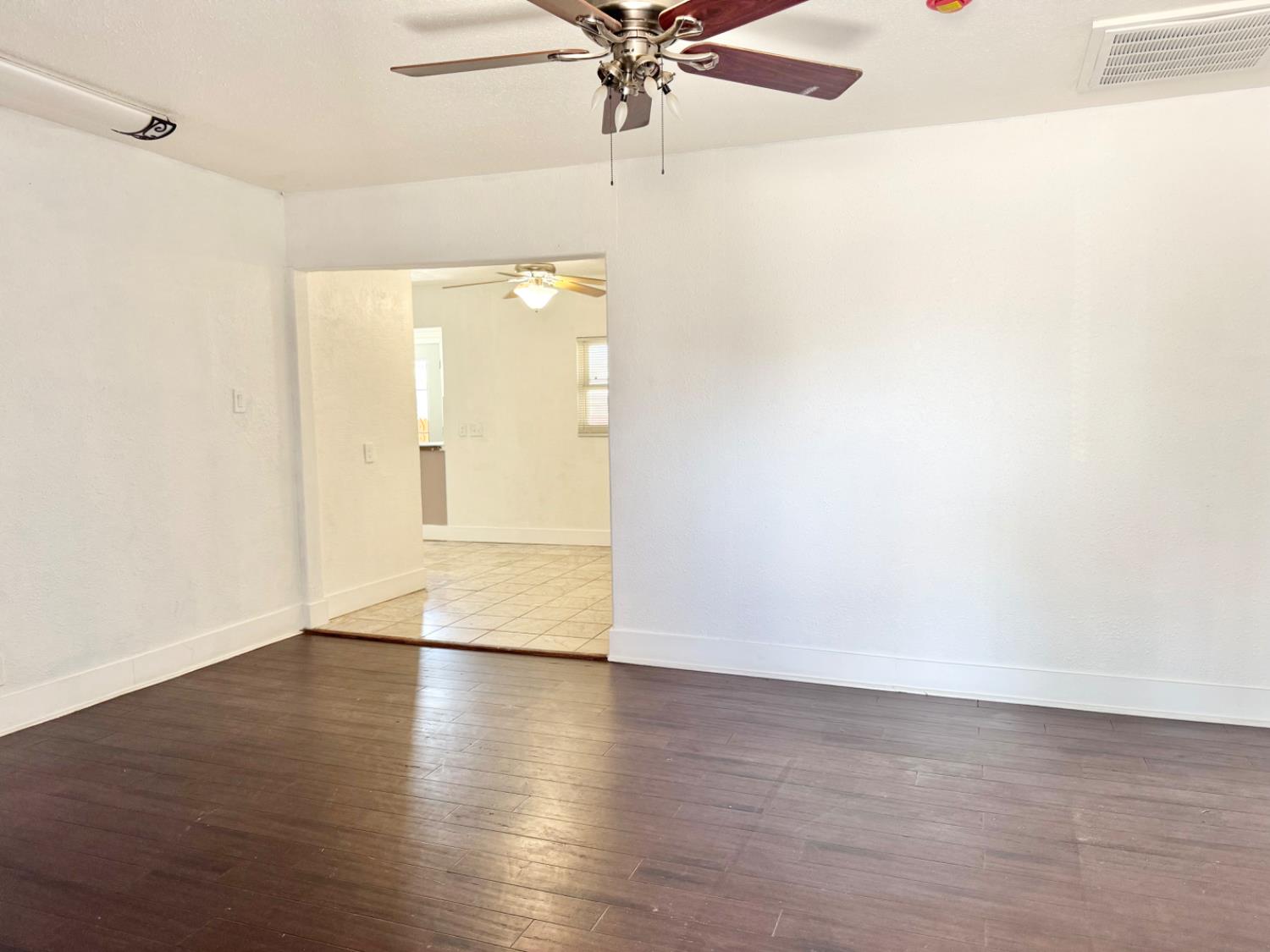 Detail Gallery Image 5 of 23 For 3611 West Ln, Stockton,  CA 95204 - 2 Beds | 2 Baths
