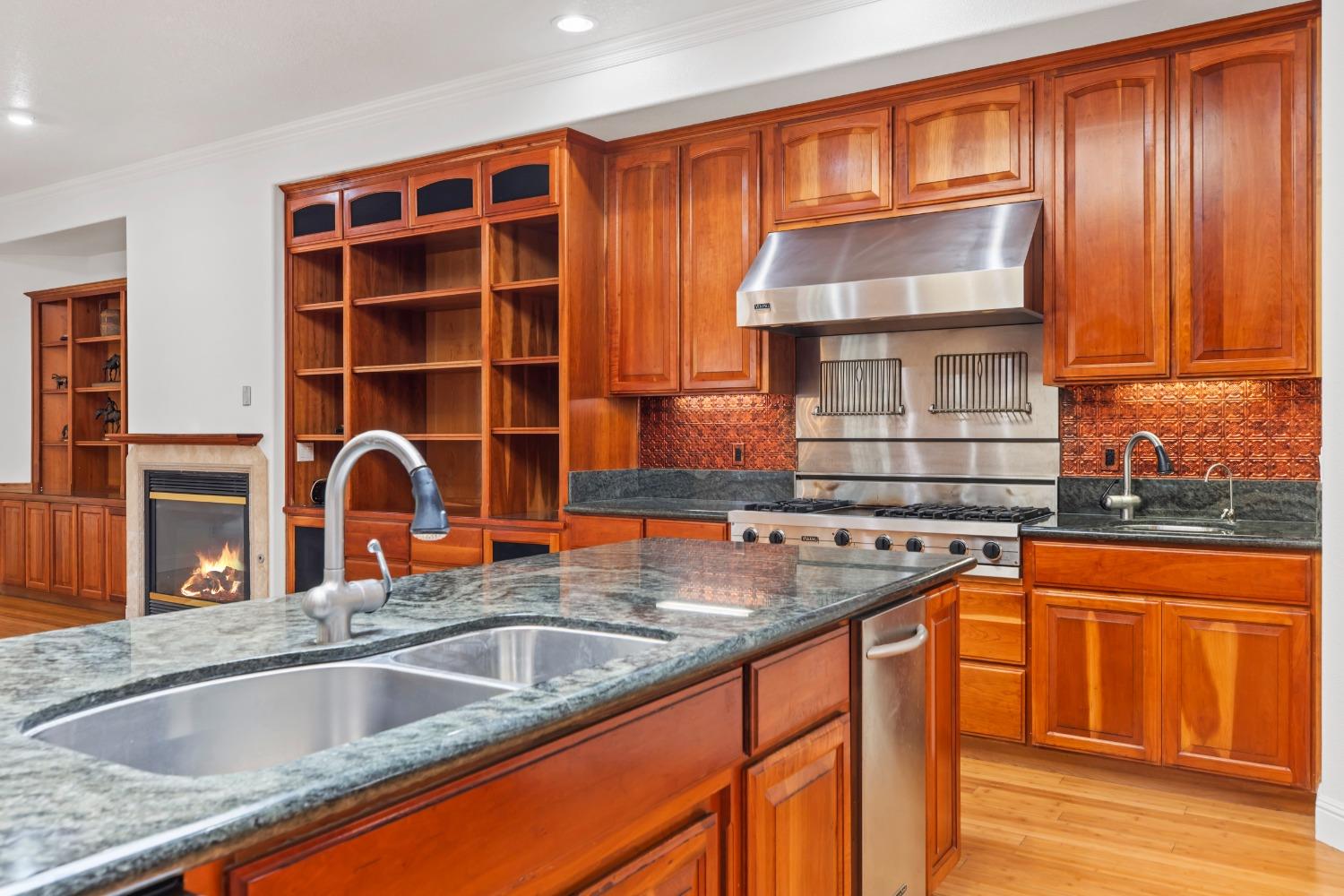 Detail Gallery Image 38 of 77 For 5000 Peach Blossom Ln, Oakdale,  CA 95361 - 5 Beds | 3/1 Baths