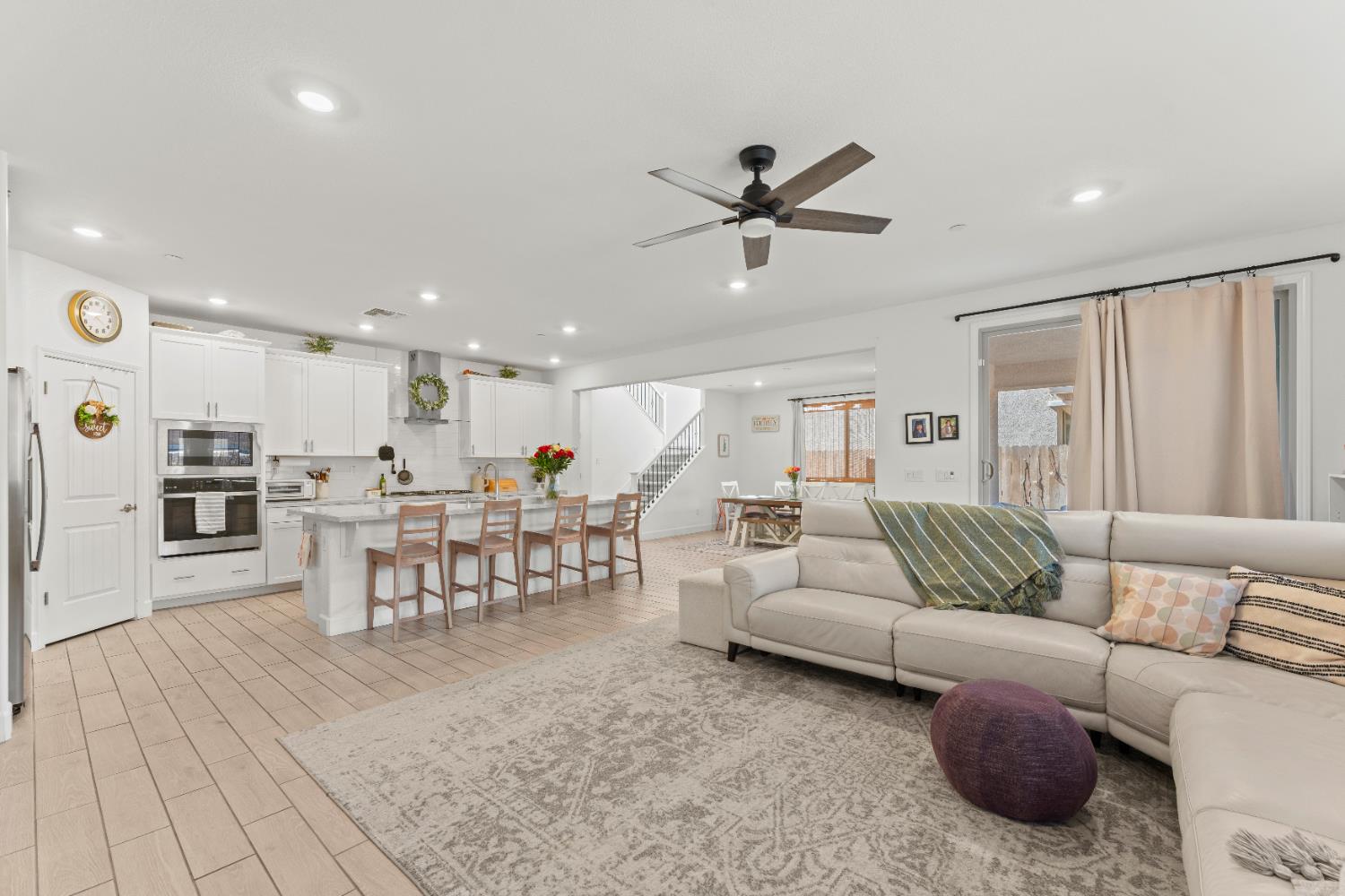 Detail Gallery Image 11 of 44 For 7744 Pullet Ct, Antelope,  CA 95843 - 5 Beds | 3 Baths