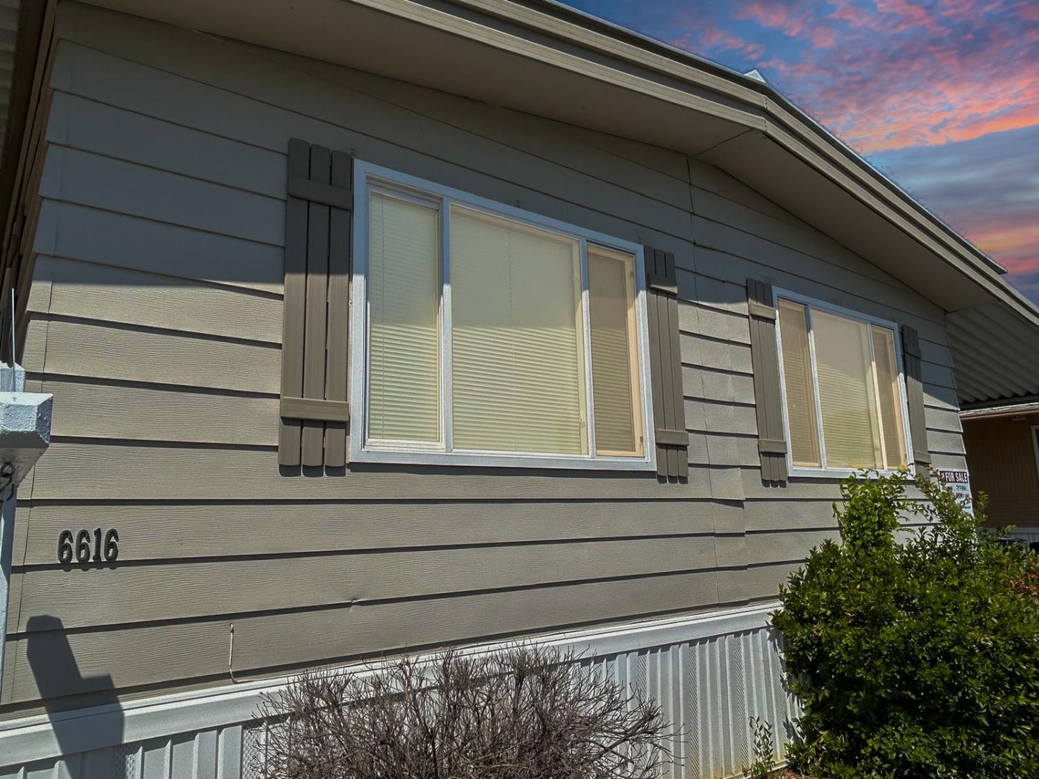 Detail Gallery Image 1 of 32 For 6616 Capital Dr 81, Sacramento,  CA 95828 - 2 Beds | 2 Baths