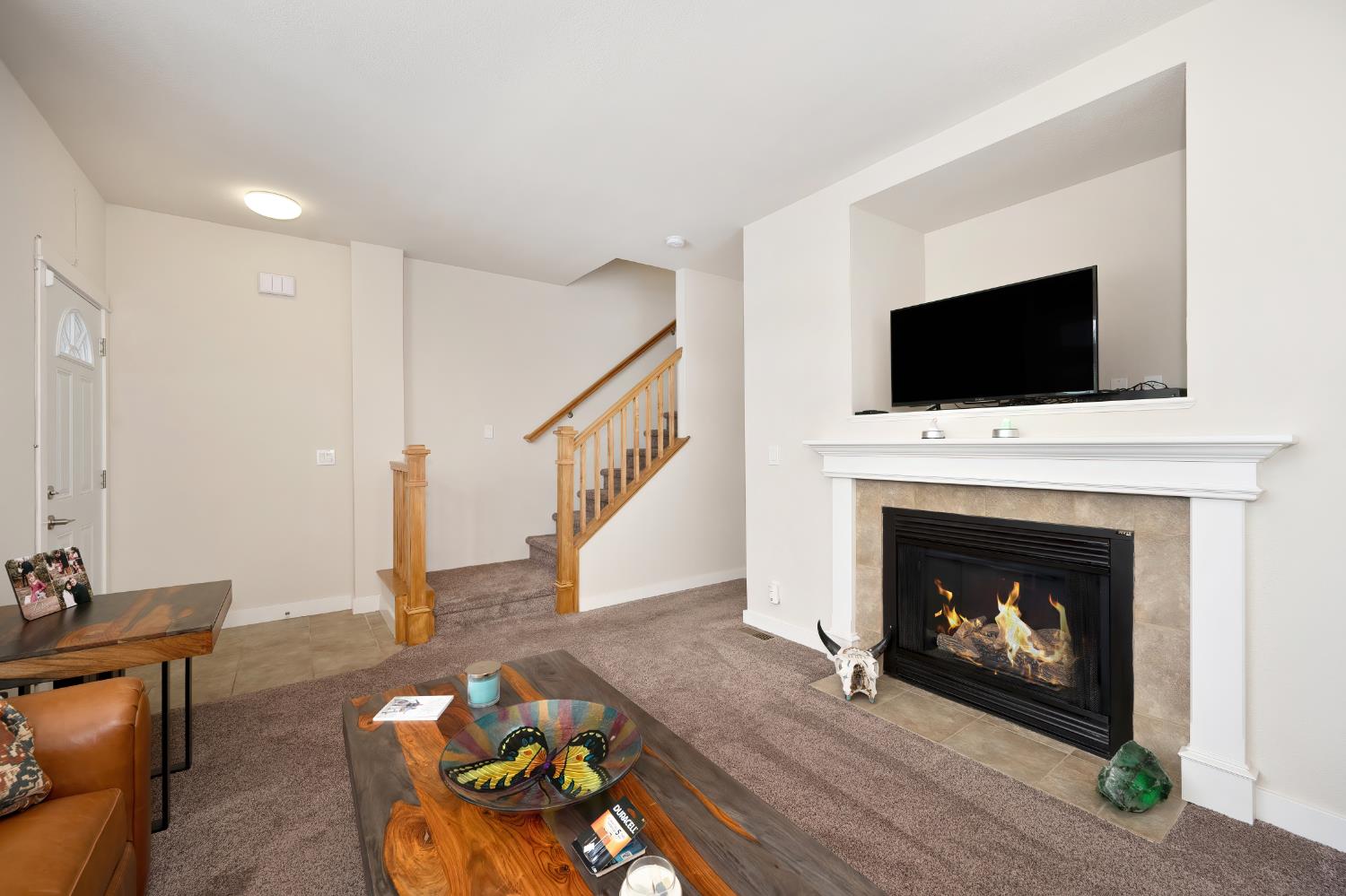Detail Gallery Image 4 of 37 For 105 Hickory St, Roseville,  CA 95678 - 3 Beds | 2/1 Baths