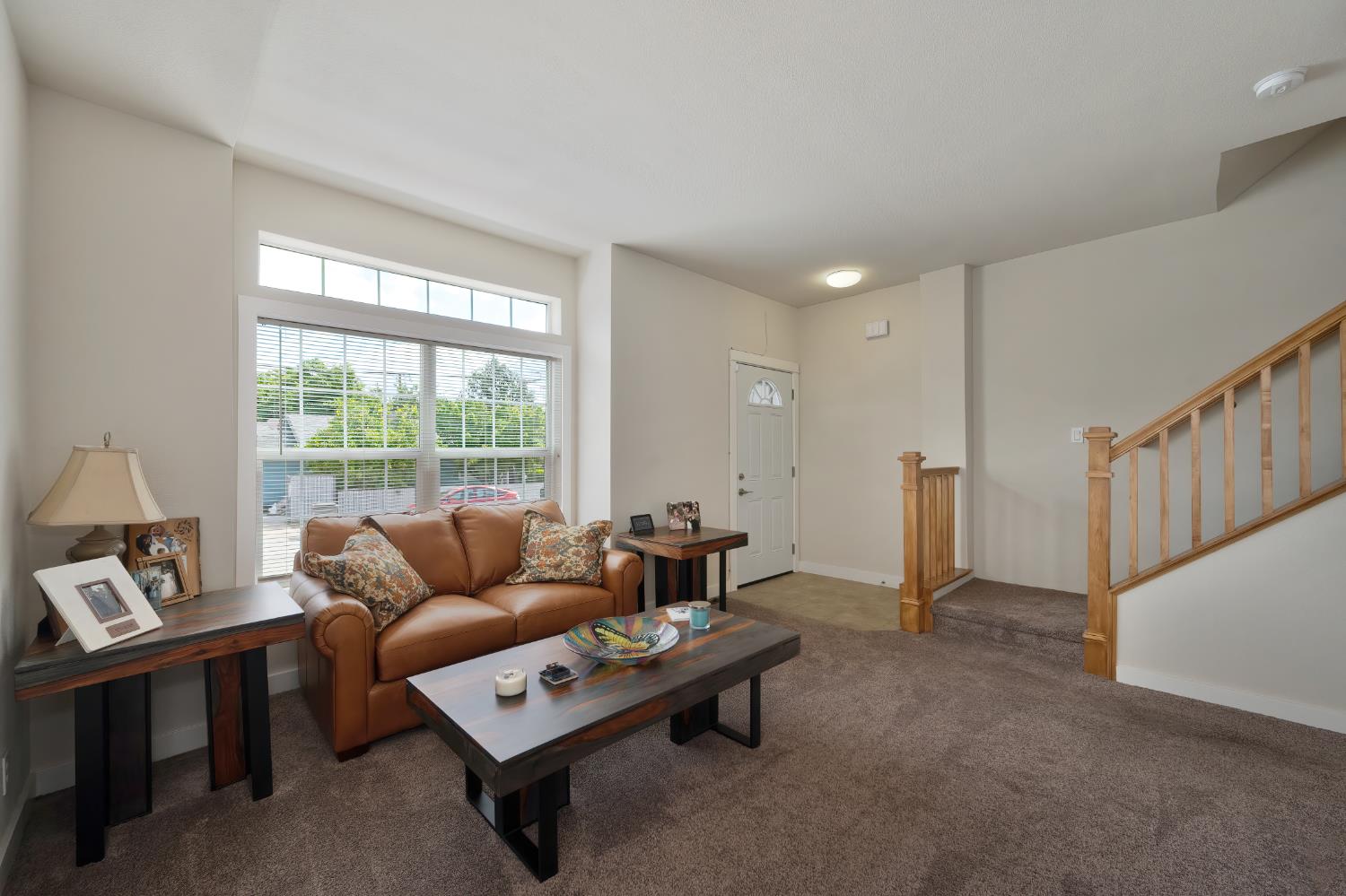 Detail Gallery Image 3 of 37 For 105 Hickory St, Roseville,  CA 95678 - 3 Beds | 2/1 Baths