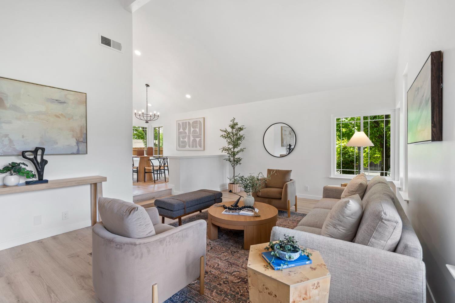Detail Gallery Image 6 of 30 For 1736 Park Place Dr, Carmichael,  CA 95608 - 4 Beds | 2/1 Baths