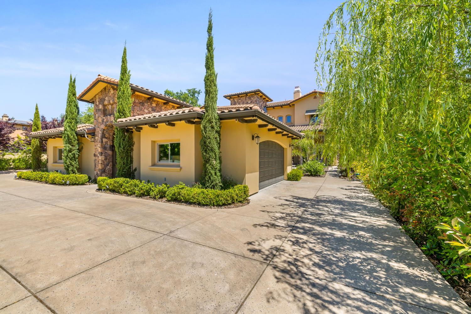 Detail Gallery Image 10 of 98 For 5521 Monte Claire Ln, Loomis,  CA 95650 - 6 Beds | 6/1 Baths