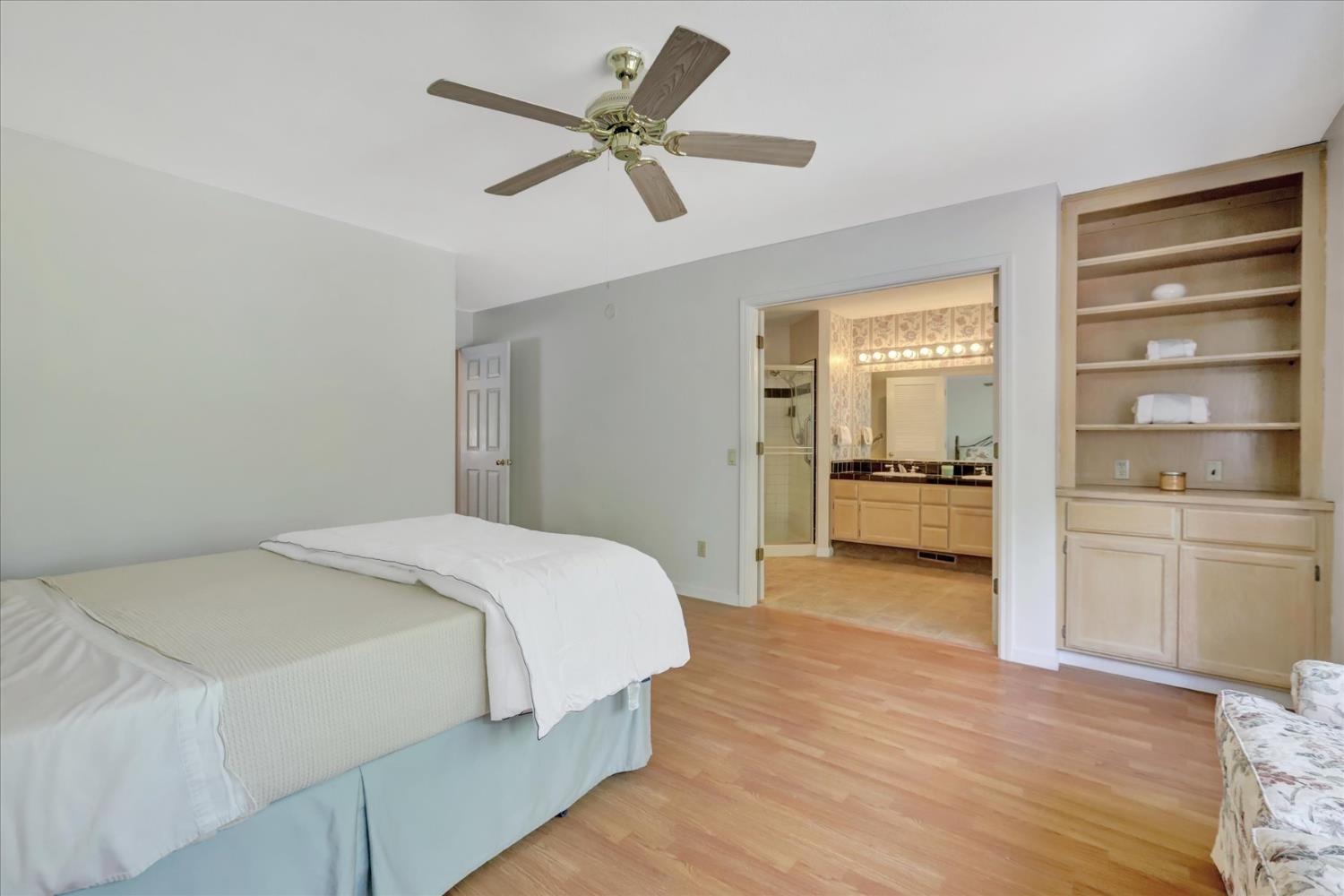 Detail Gallery Image 20 of 59 For 12300 Lake Wildwood Dr, Penn Valley,  CA 95946 - 3 Beds | 2 Baths