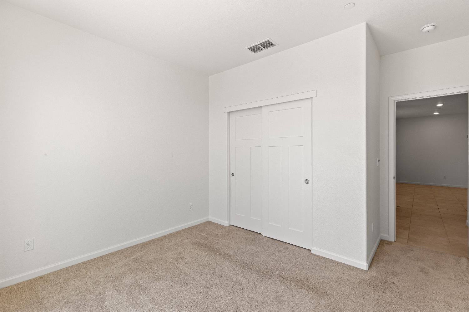 Detail Gallery Image 22 of 42 For 7450 Hanfield Dr, Sacramento,  CA 95829 - 4 Beds | 3/1 Baths