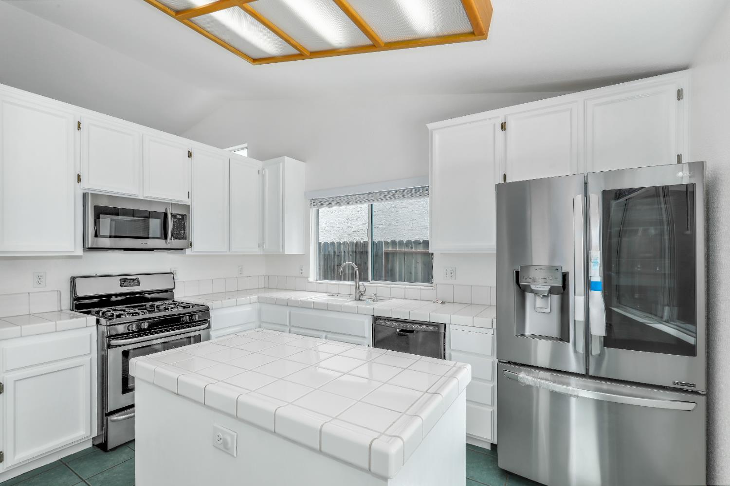 Detail Gallery Image 18 of 35 For 9134 Bungalow Way, Elk Grove,  CA 95758 - 3 Beds | 2 Baths