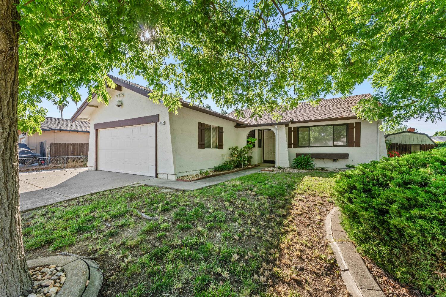 Detail Gallery Image 1 of 38 For 3349 Irvindale Way, Antelope,  CA 95843 - 3 Beds | 2 Baths