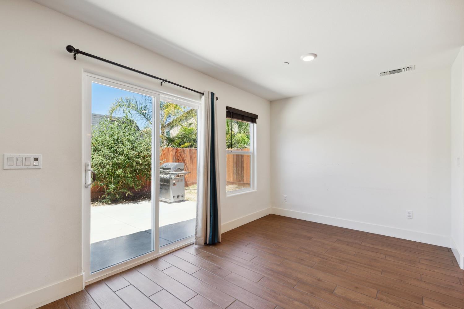 Detail Gallery Image 14 of 38 For 2105 Sonoma Ct, Atwater,  CA 95301 - 4 Beds | 2 Baths
