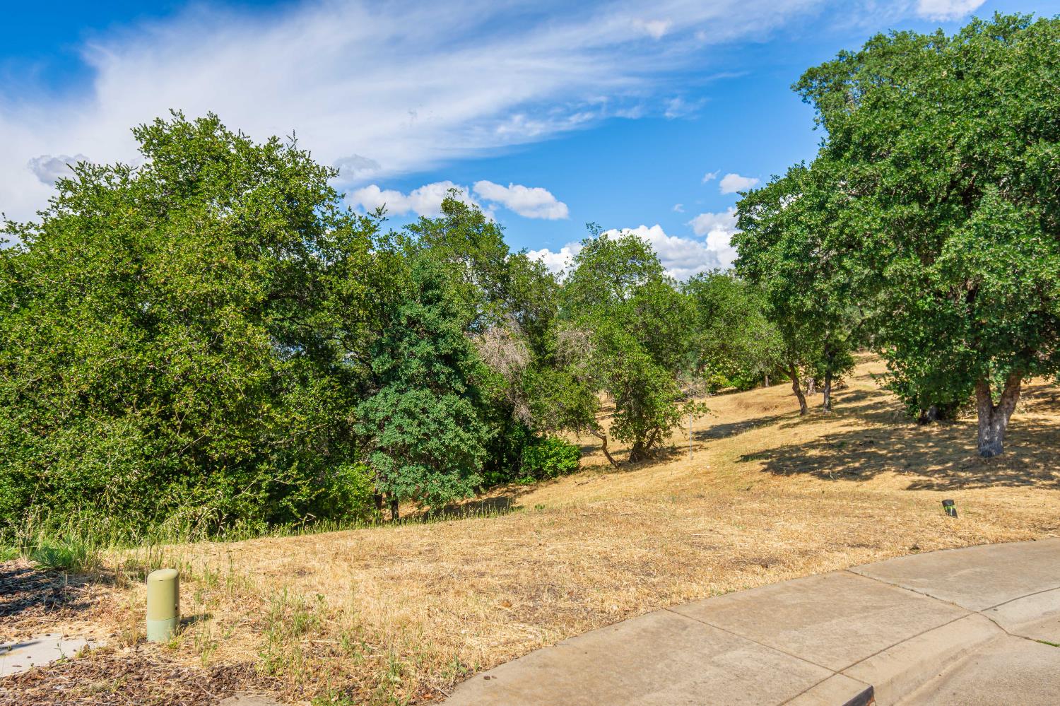 Cornwall Court, Rocklin, California image 4