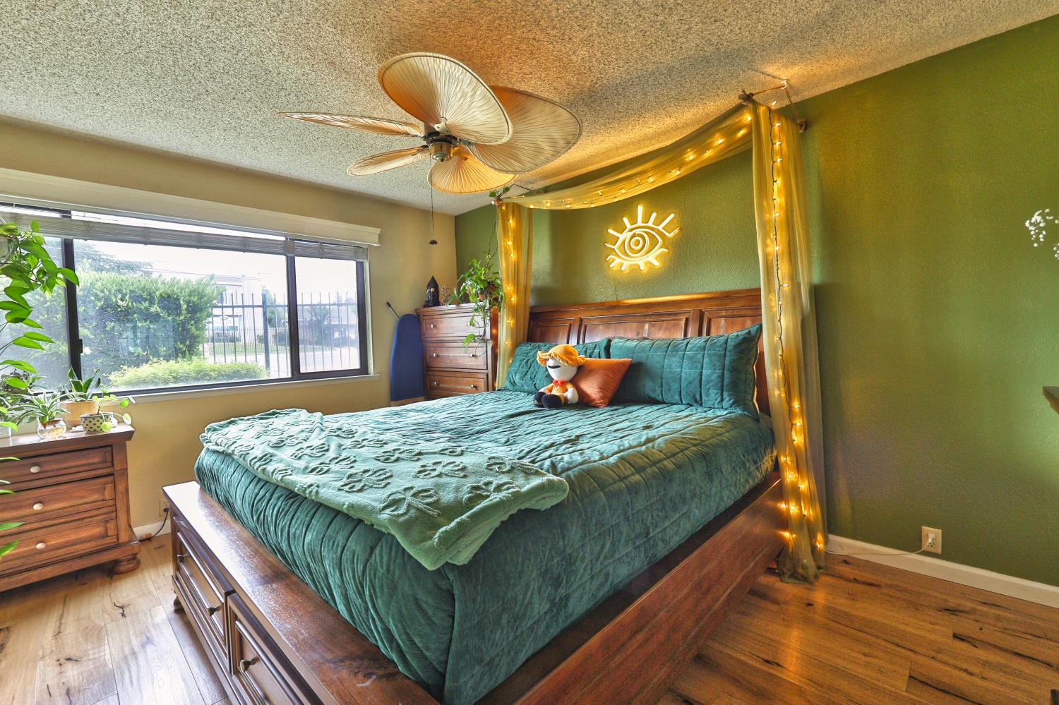 Hurley Way #3, Sacramento, California image 5