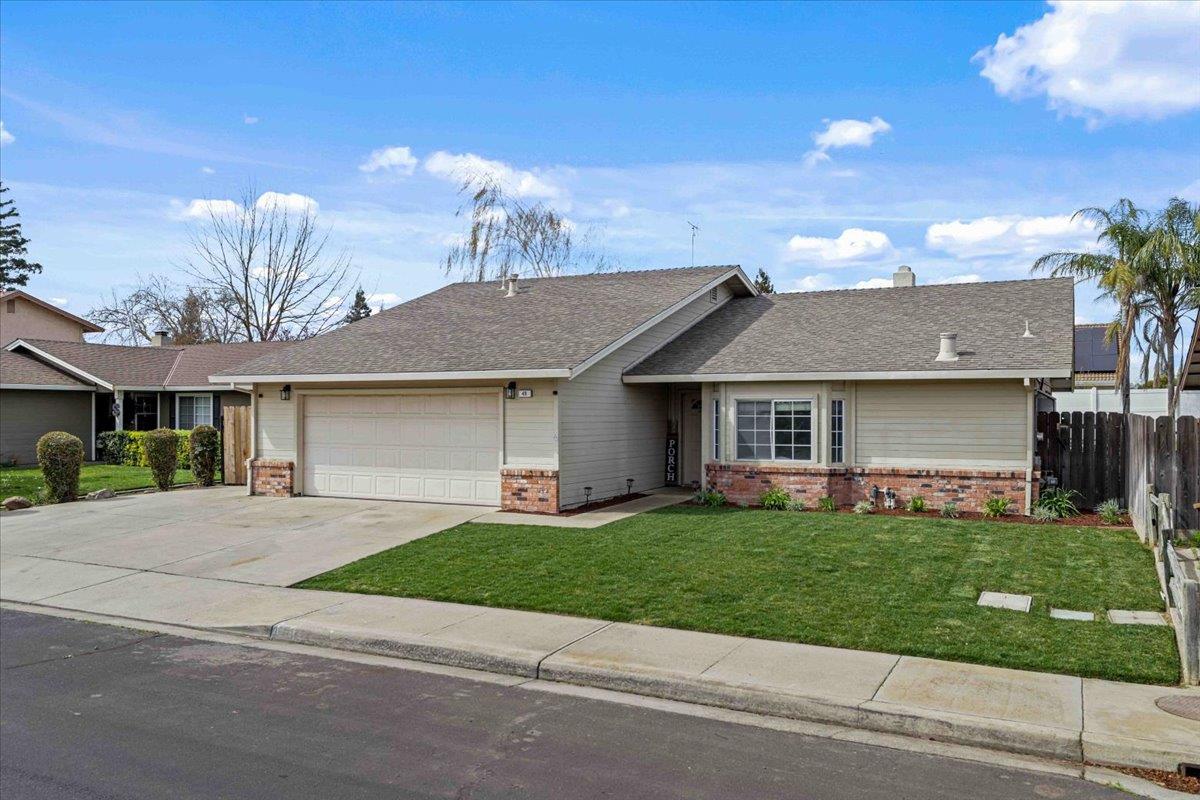 Detail Gallery Image 3 of 38 For 48 Obsidian Dr, Oakdale,  CA 95361 - 3 Beds | 2 Baths
