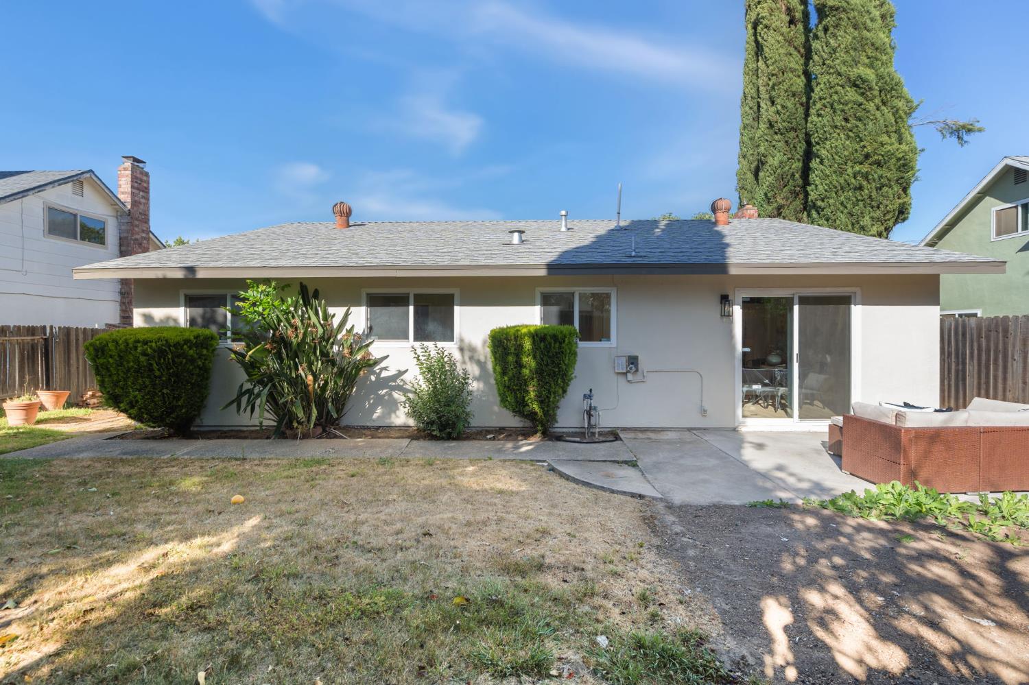 Detail Gallery Image 22 of 25 For 8046 Center Pkwy, Sacramento,  CA 95823 - 3 Beds | 2 Baths