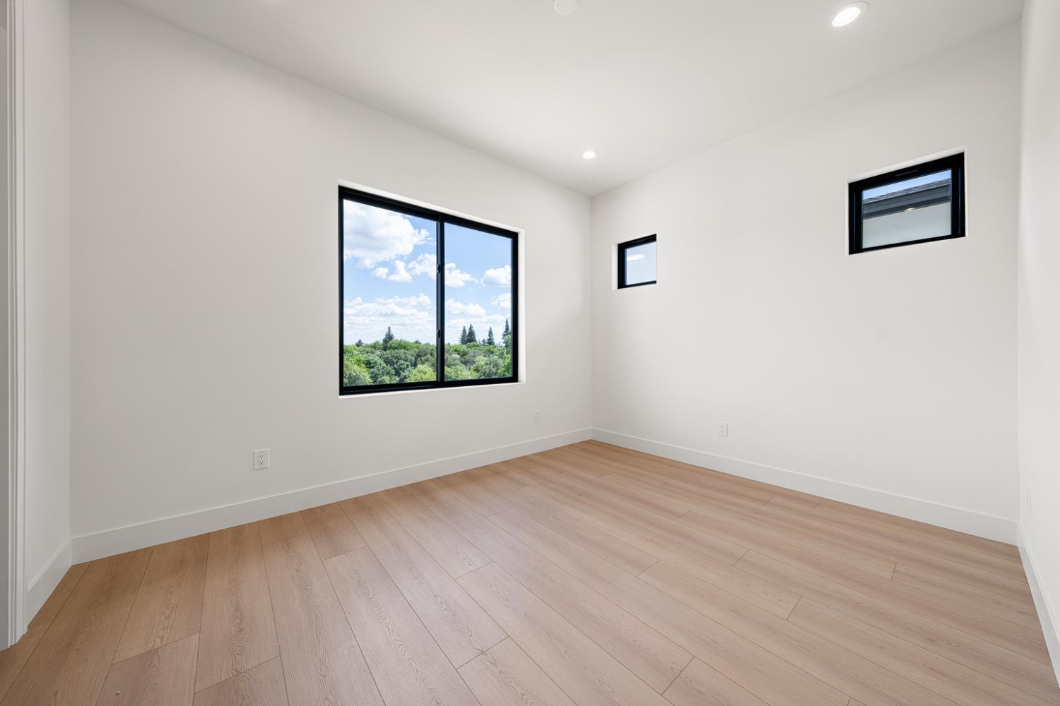 Detail Gallery Image 43 of 59 For 407 East St, Roseville,  CA 95678 - 4 Beds | 4 Baths