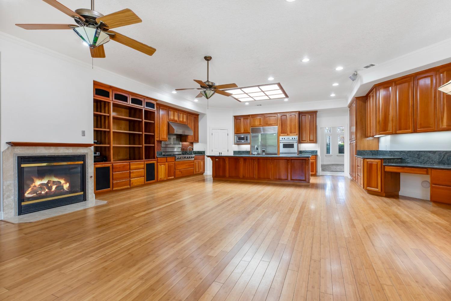 Detail Gallery Image 39 of 77 For 5000 Peach Blossom Ln, Oakdale,  CA 95361 - 5 Beds | 3/1 Baths