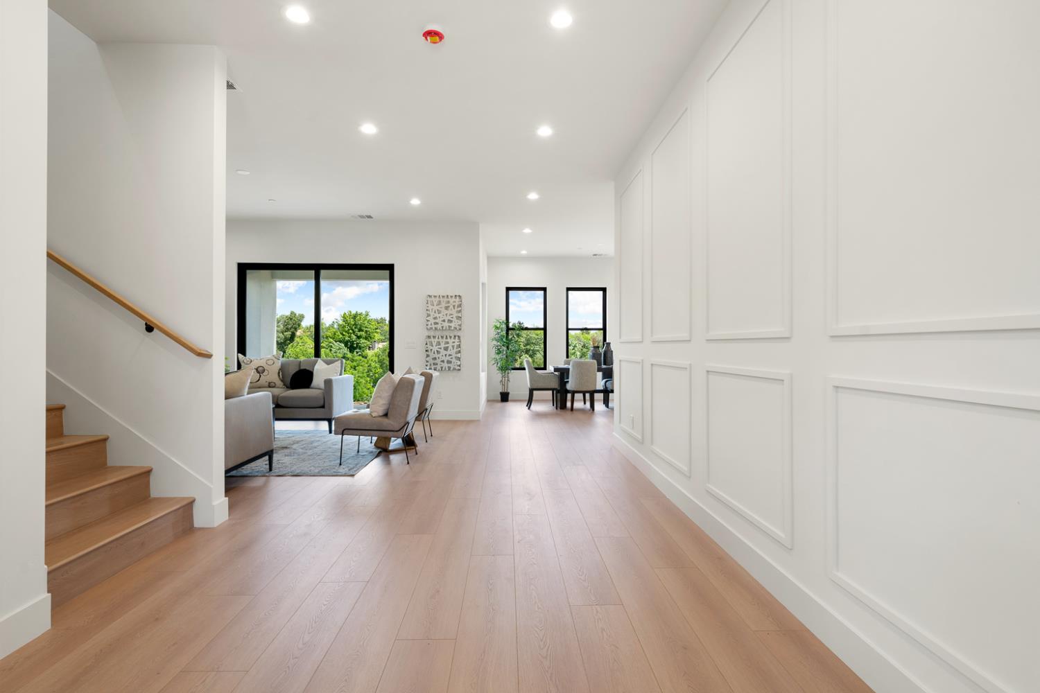 Detail Gallery Image 5 of 59 For 407 East St, Roseville,  CA 95678 - 4 Beds | 4 Baths