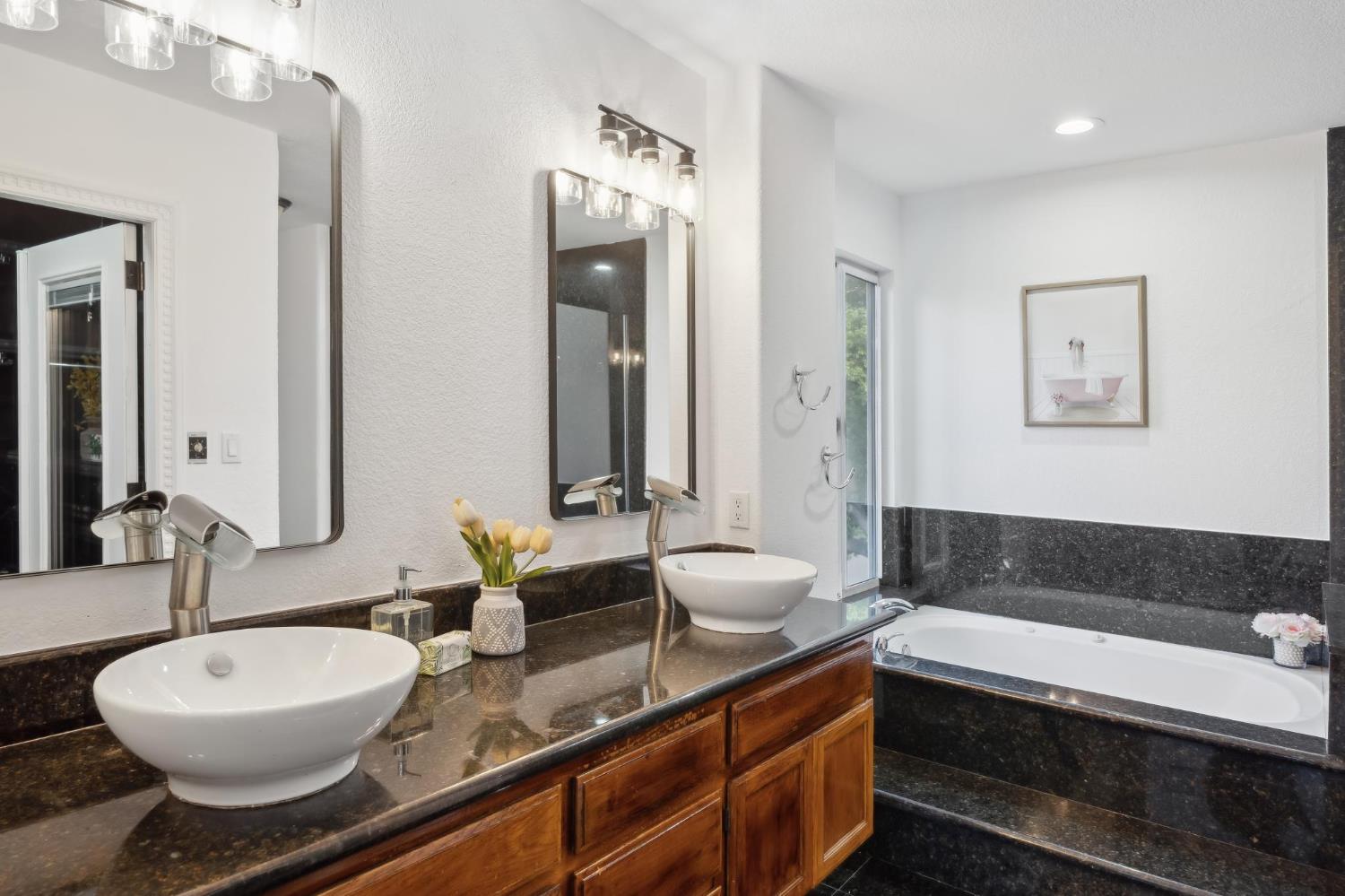 Tahoe Cir, Tracy, California image 28
