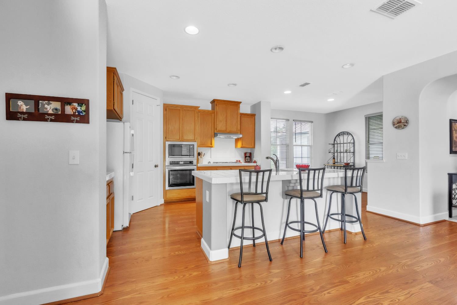 Detail Gallery Image 11 of 43 For 1073 Bronco Dr, Plumas Lake,  CA 95961 - 4 Beds | 2 Baths