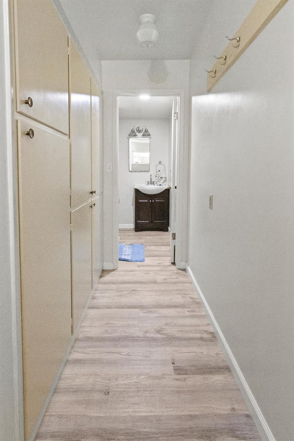 Detail Gallery Image 21 of 30 For 6281 Denslow Way, Sacramento,  CA 95823 - 4 Beds | 4 Baths