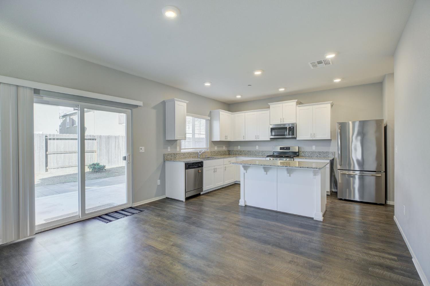Emerald Park Lane, Roseville, California image 5
