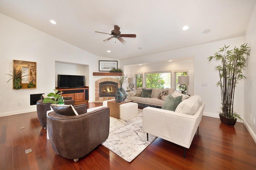 Detail Gallery Image 16 of 73 For 8224 Shadowood Ct, Granite Bay,  CA 95746 - 4 Beds | 2/1 Baths