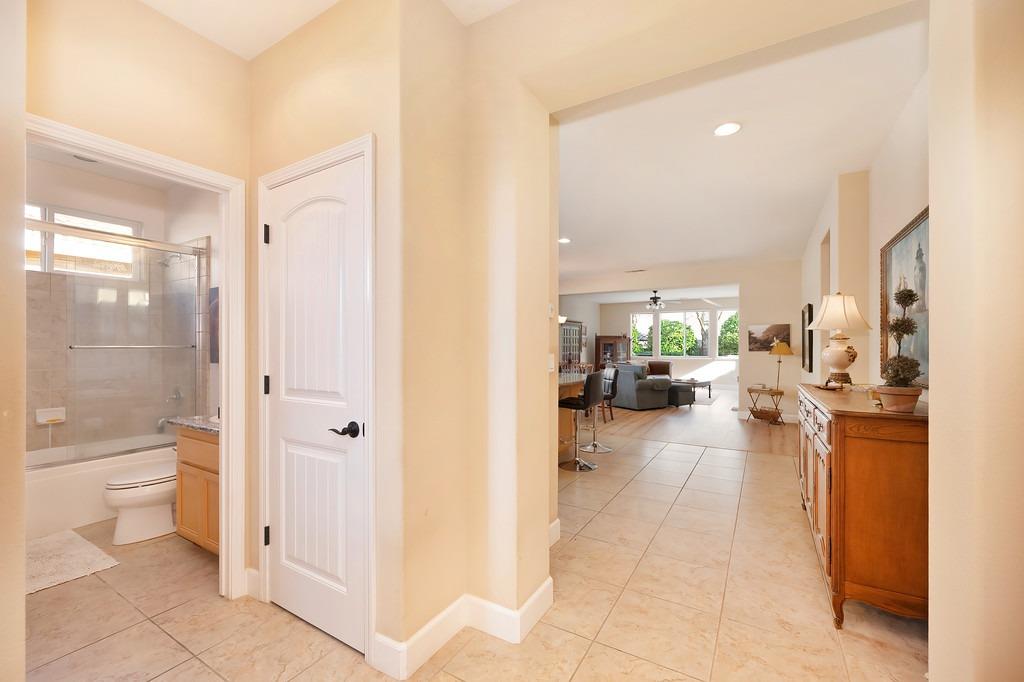 Detail Gallery Image 10 of 73 For 4442 Libyan Sea Ln, Sacramento,  CA 95834 - 2 Beds | 2 Baths