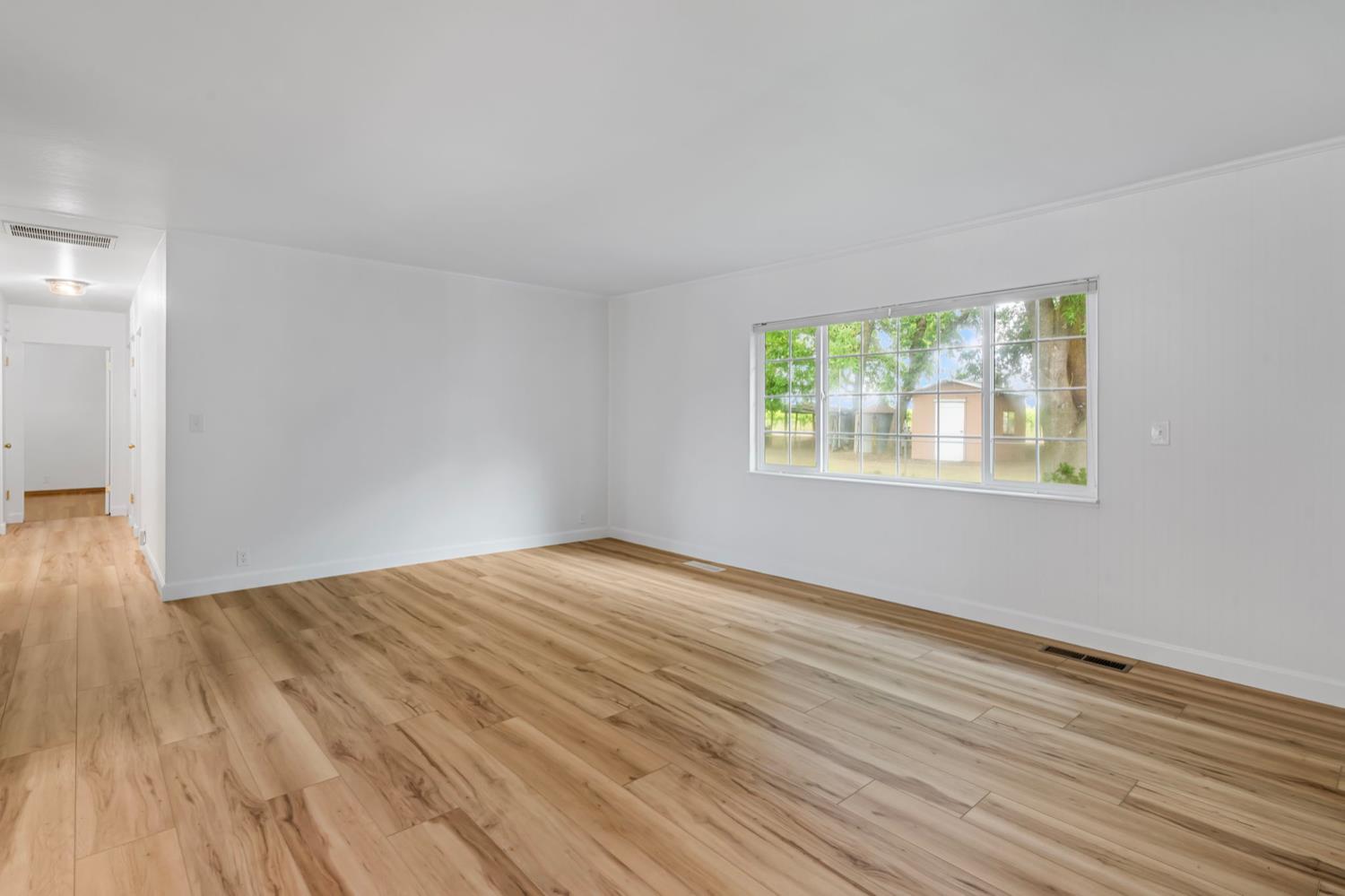 Detail Gallery Image 17 of 49 For 3920 S Escalon Bellota Rd, Farmington,  CA 95230 - 3 Beds | 1/1 Baths