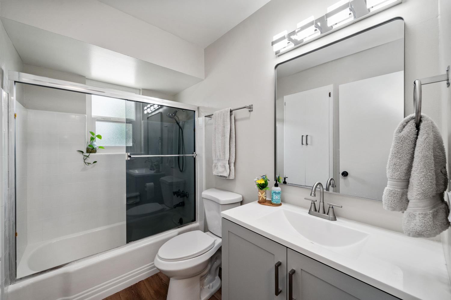 Detail Gallery Image 21 of 31 For 7037 Wilshire Cir, Sacramento,  CA 95822 - 3 Beds | 2 Baths