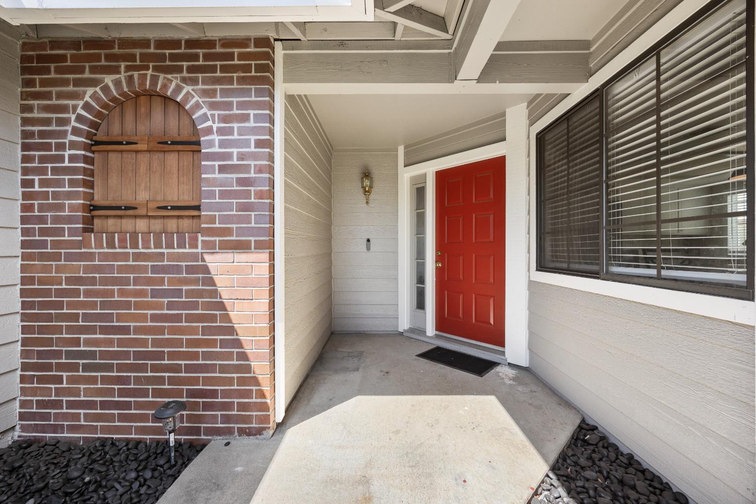 Detail Gallery Image 4 of 30 For 7246 Foxfield Way, North Highlands,  CA 95660 - 3 Beds | 2 Baths