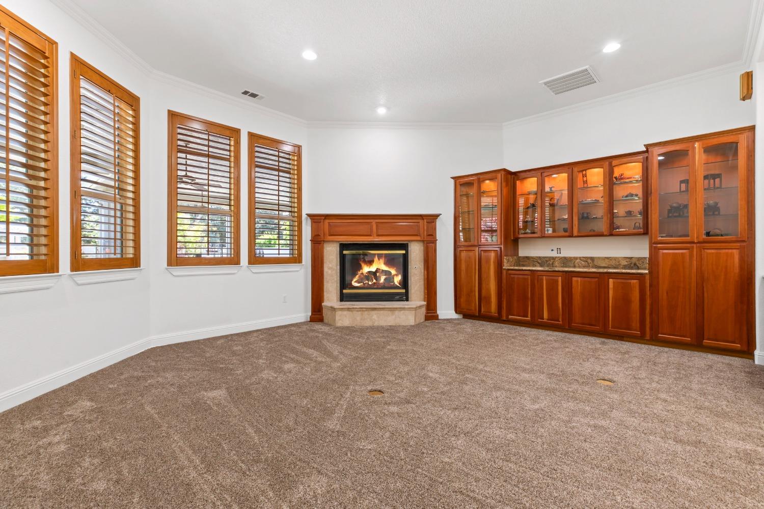 Detail Gallery Image 32 of 77 For 5000 Peach Blossom Ln, Oakdale,  CA 95361 - 5 Beds | 3/1 Baths