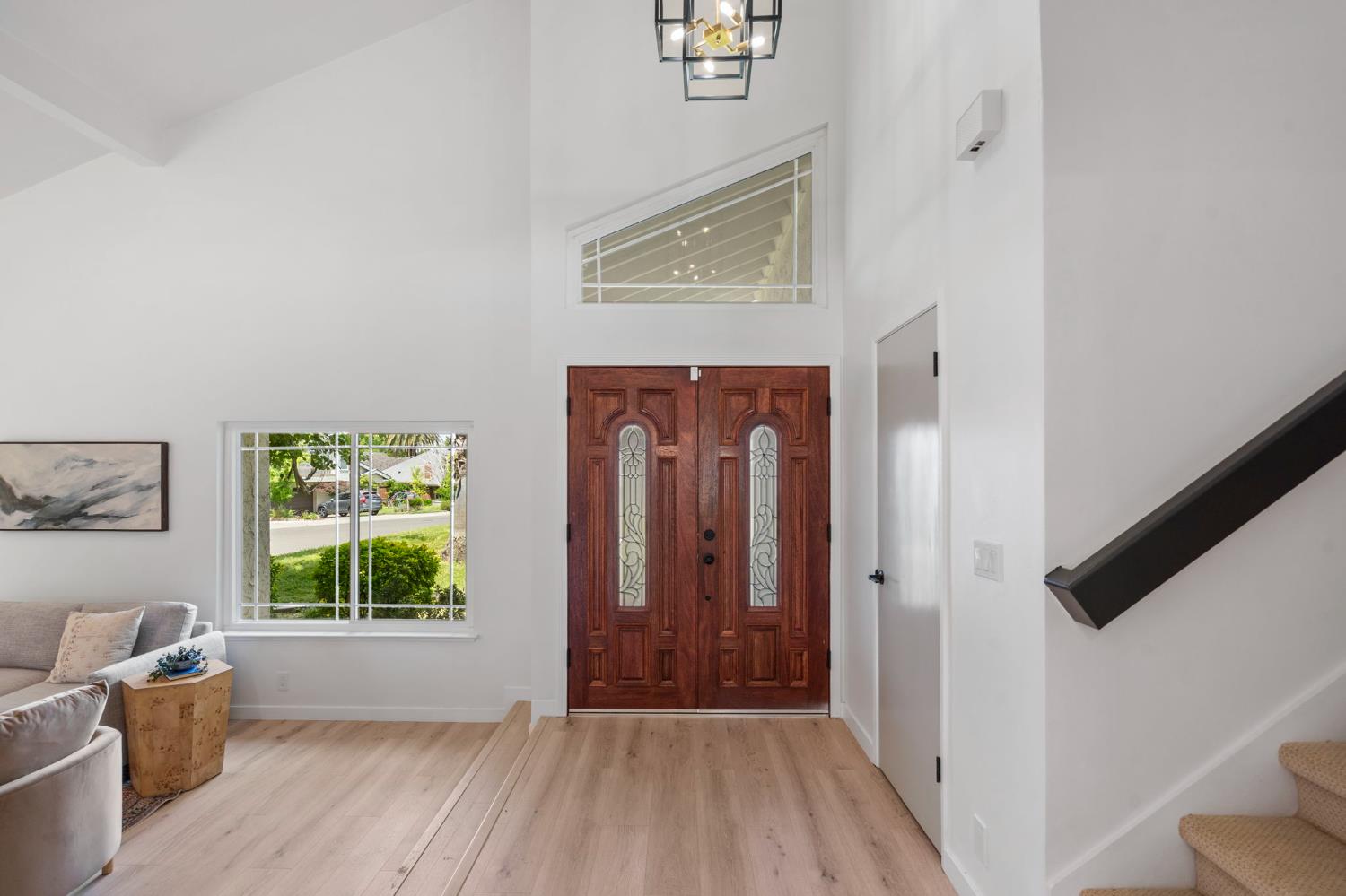 Detail Gallery Image 4 of 30 For 1736 Park Place Dr, Carmichael,  CA 95608 - 4 Beds | 2/1 Baths