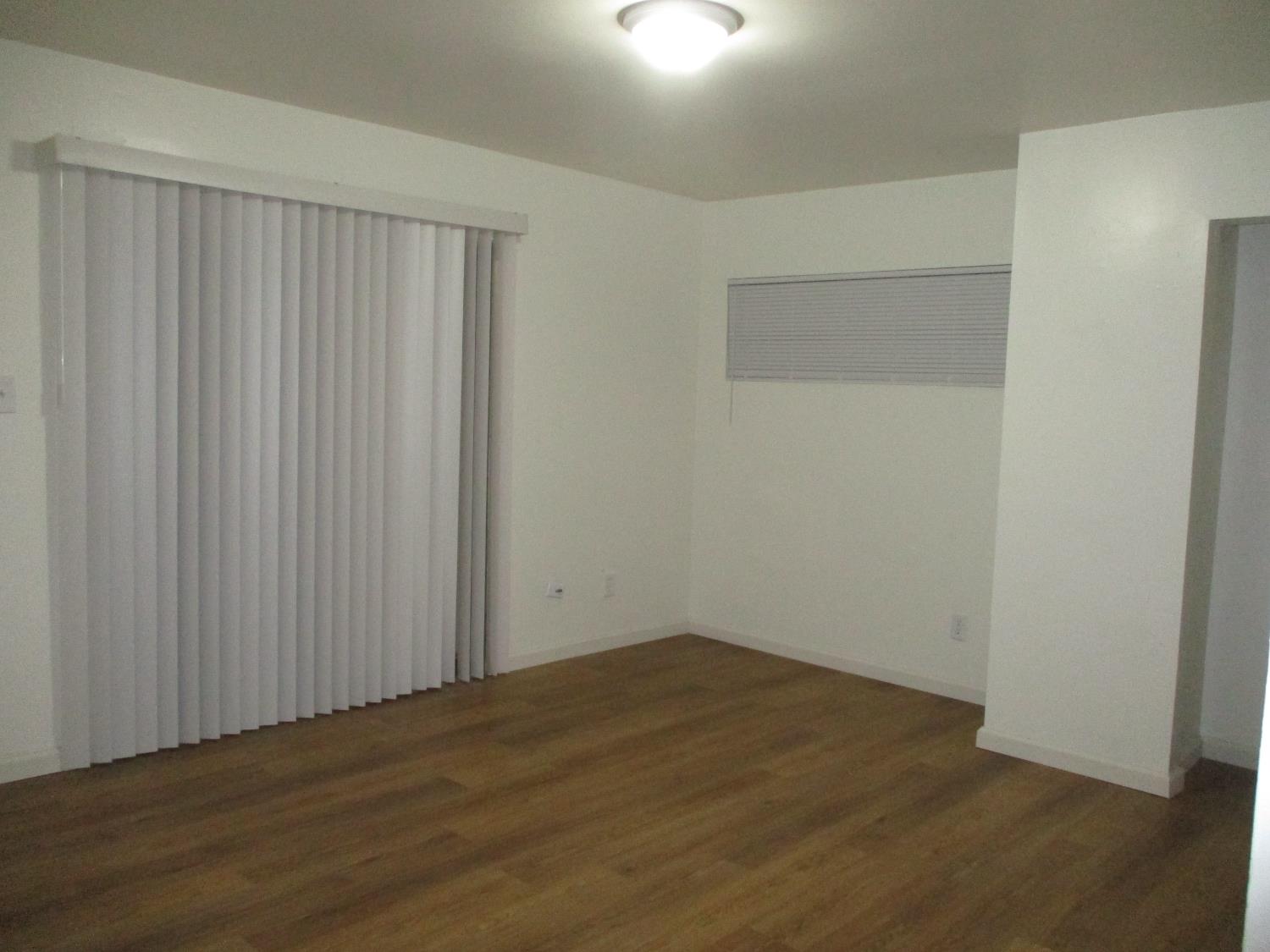 Detail Gallery Image 7 of 9 For 4733 E Main St, Stockton,  CA 95215 - 3 Beds | 2 Baths