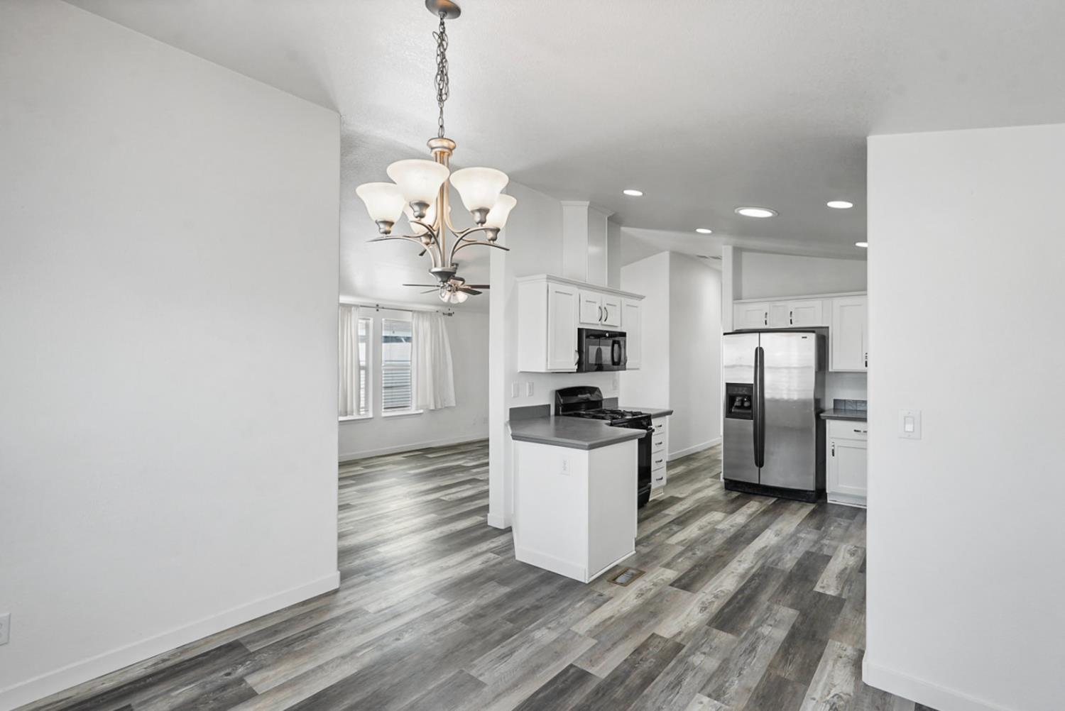 Detail Gallery Image 5 of 20 For 19690 N Hwy 99 8, Acampo,  CA 95220 - 3 Beds | 2 Baths